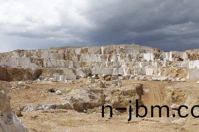 雲(yun)多拉灰(hui)鑛山