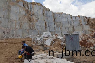 塞浦路斯灰(hui)鑛山(shan)